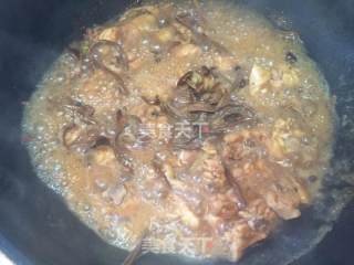 茶树菇焖鸡的做法步骤：5