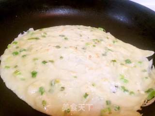 虾皮鸡蛋饼的做法步骤：5
