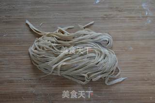手擀面的做法步骤：6