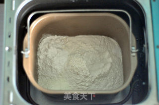 养乐多火龙果吐司的做法步骤：4