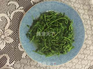 嫩炒豌豆苗的做法步骤：4