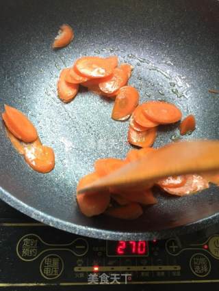 健身食谱--香菇胡萝卜炒鸡胸肉的做法步骤：4