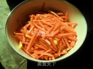 胡萝卜炒蛋的做法步骤：1