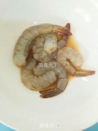 金丝虾球的做法步骤：1