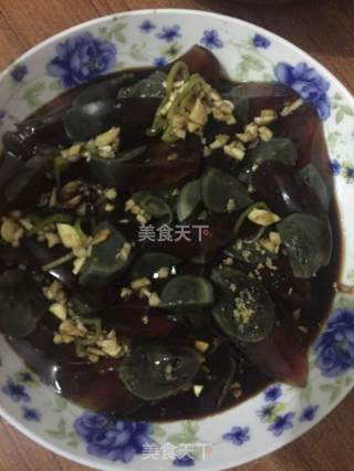 陈醋皮蛋的做法步骤：2