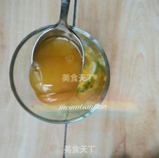 百香果青柠蜂蜜饮的做法步骤：5