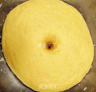 金灿灿的南瓜馒头的做法步骤：1