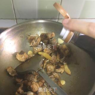 糖醋排骨的做法步骤：6