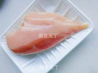 吮指鸡块的做法步骤：1
