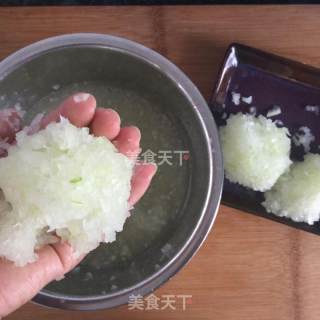 冬瓜猪肉水饺的做法步骤：2