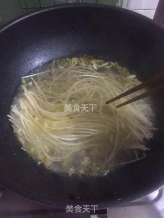 炝汤面条的做法步骤：5