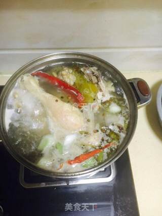 新疆椒麻鸡的做法步骤：1