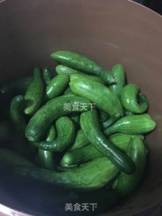 腌黄瓜的做法步骤：2