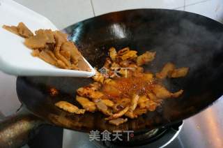 五花肉酱炒土豆片的做法步骤：12