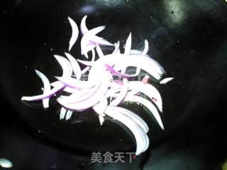 洋葱炒鱿鱼的做法步骤：12