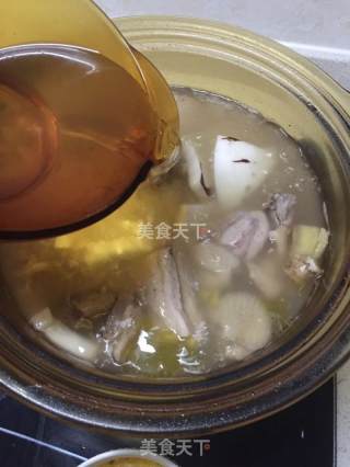 椰子板栗煲鸡的做法步骤：9