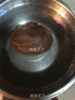 巧克力椰蓉蔓越莓月饼的做法步骤：2