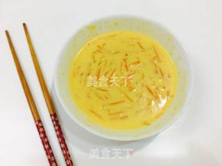 胡萝卜丝蛋饼的做法步骤：6