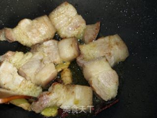 东坡肉的做法步骤：2