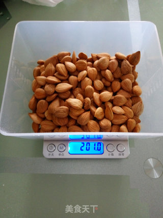 蜂蜜黄油杏仁的做法步骤：1