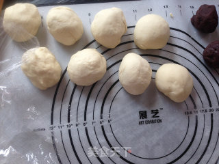 Hello kitty 豆沙包的做法步骤：10