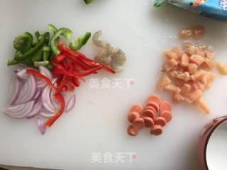 奥尔良鸡肉披萨的做法步骤：2
