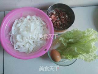 炒河粉的做法步骤：1