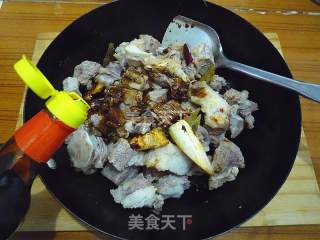 炖牛腩的做法步骤：6