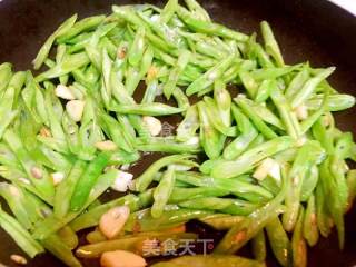 干煸四季豆的做法步骤：4