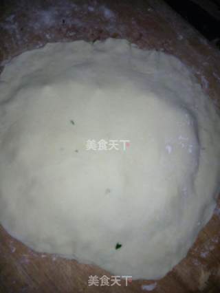 韭菜鸡蛋饼的做法步骤：1