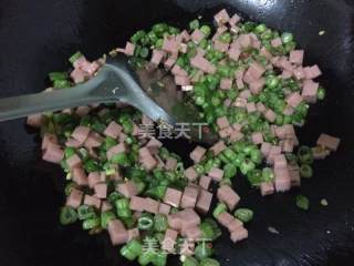 午餐肉蛋炒饭的做法步骤：5