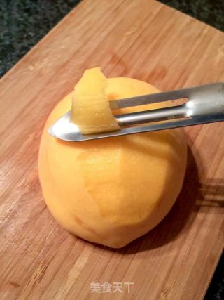黄桃罐头的做法步骤：3