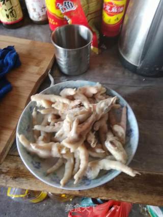 腌菜鸡爪的做法步骤：2