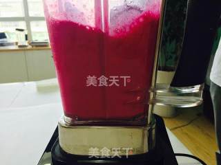 鲜榨火龙果汁的做法步骤：3