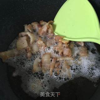 干锅有机花菜炒肉片的做法步骤：5