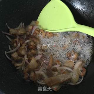 干锅有机花菜炒肉片的做法步骤：6