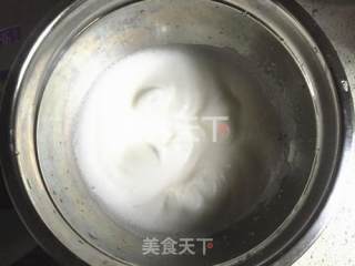 双色拉花戚风蛋糕的做法步骤：7