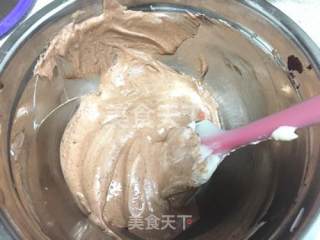 双色拉花戚风蛋糕的做法步骤：12