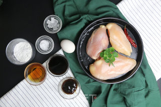 自制麦乐鸡块的做法步骤：1