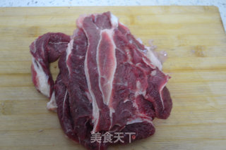 红烧牛肉的做法步骤：1