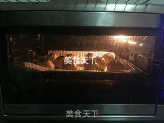 莲蓉蛋黄酥的做法步骤：18