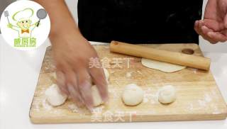 威厨艺中式传统早餐--韭菜猪肉包子的做法步骤：2