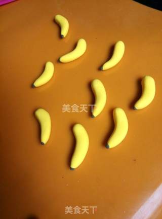 猴赛雷翻糖杯蛋糕的做法步骤：11
