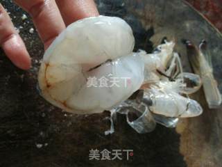 牛肉虾仁火腿蛋炒饭的做法步骤：2