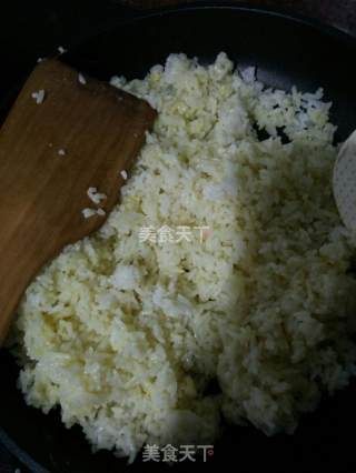牛肉虾仁火腿蛋炒饭的做法步骤：14