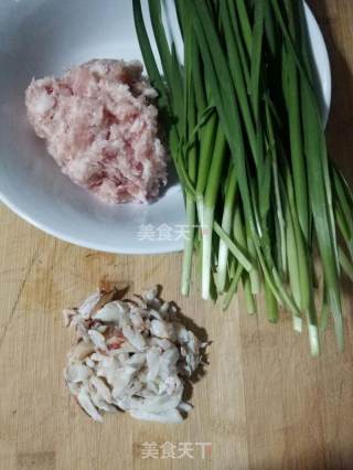 蟹肉鲜馄饨的做法步骤：1