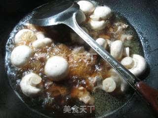 小鸡炖蘑菇的做法步骤：9