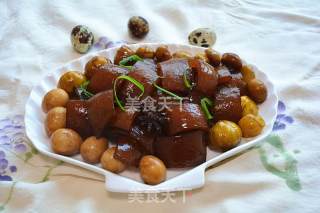 鹌鹑蛋板栗烧猪皮的做法步骤：10