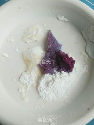 紫薯窝窝头的做法步骤：1