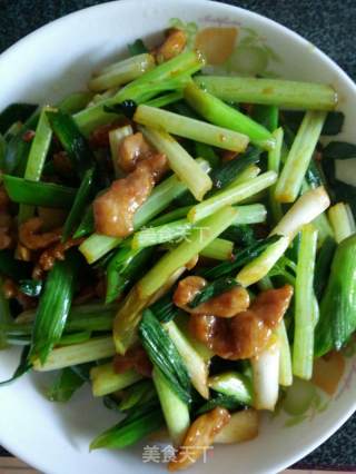 大蒜炒肉的做法步骤：2